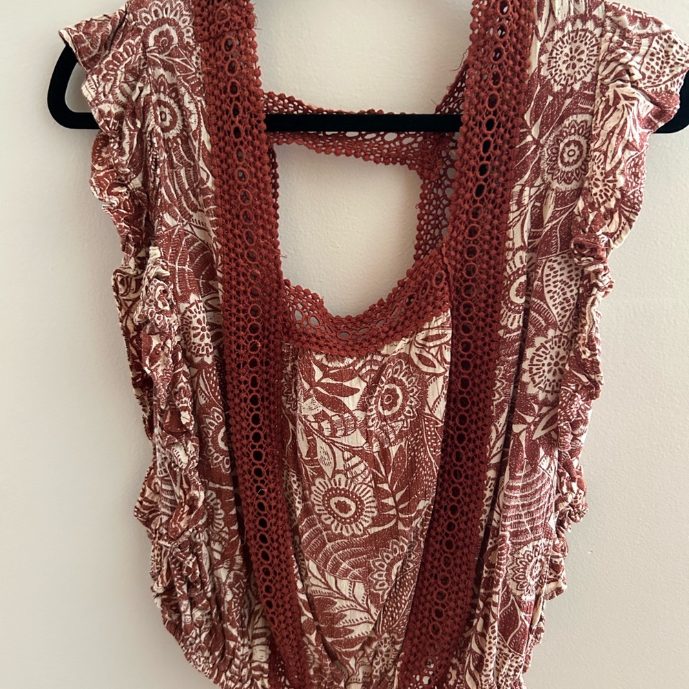 Angie Rust Floral Crochet-Trim Sleeveless Women's Top